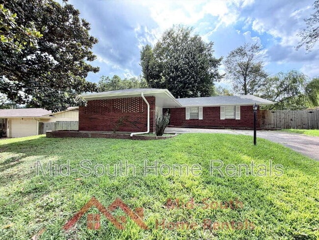 Building Photo - 3831 Hermitage Dr