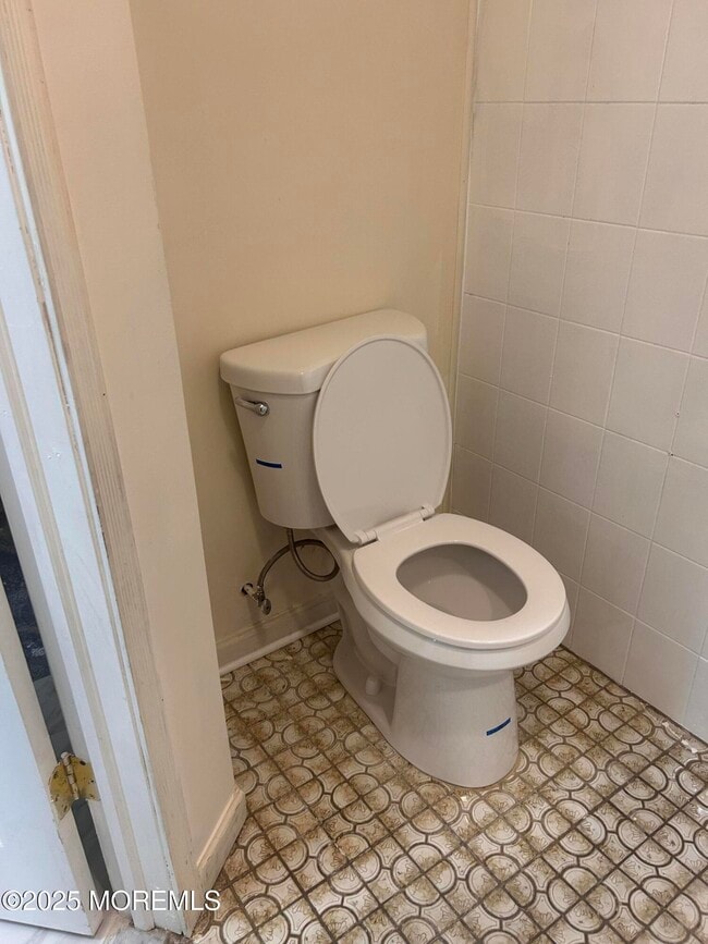 Building Photo - 823 Bowman Rd