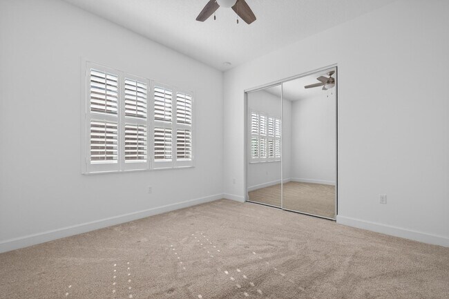 Building Photo - 11965 SW Sandy Bay Cir