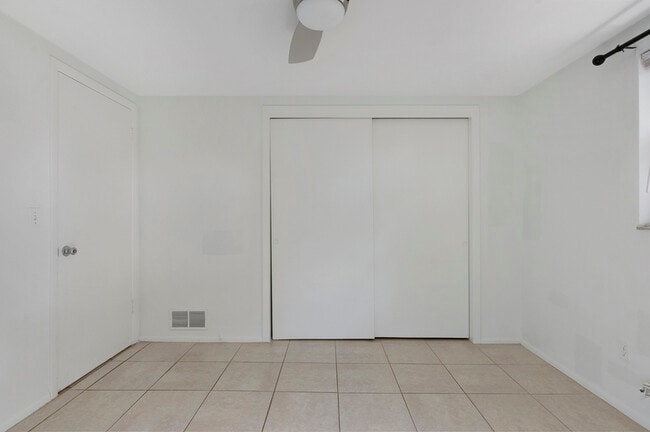 Building Photo - 617 Lyndhurst St