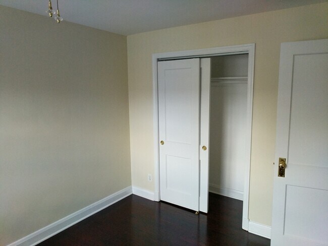 Building Photo - 1508 Langford Rd