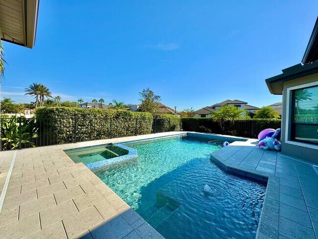 Building Photo - 10605 Sabella Dr