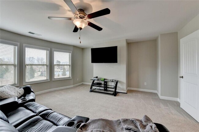 Building Photo - 5525 Nesmith Ct