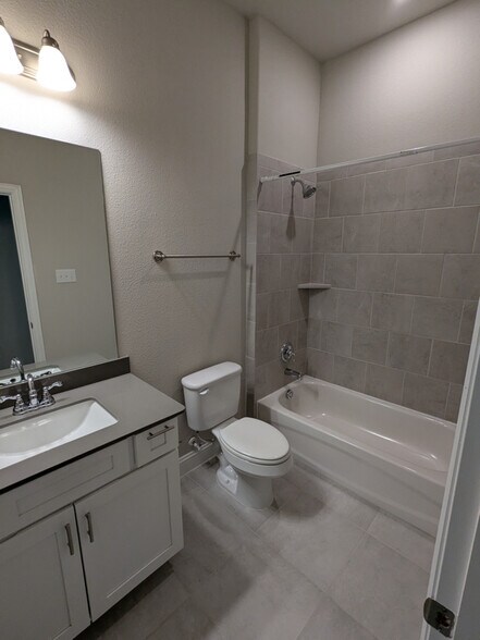 Building Photo - 4237 Shavano Dr