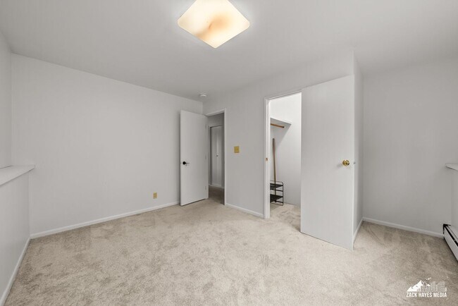 Building Photo - 4071 MacInnes Street
