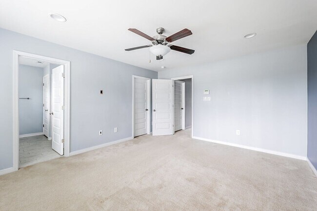 Building Photo - Gorgeous Moseley Townhome with Low-Maintenance Living!
