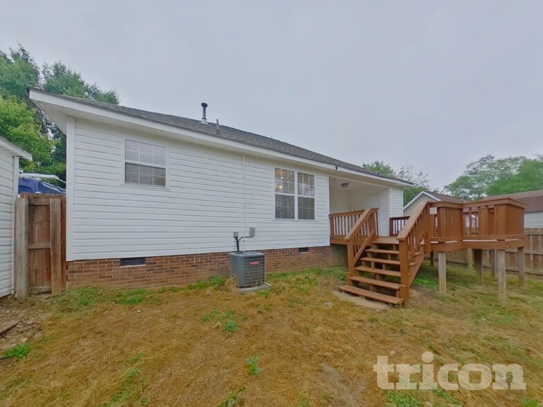 Building Photo - 140 Diamond Dr