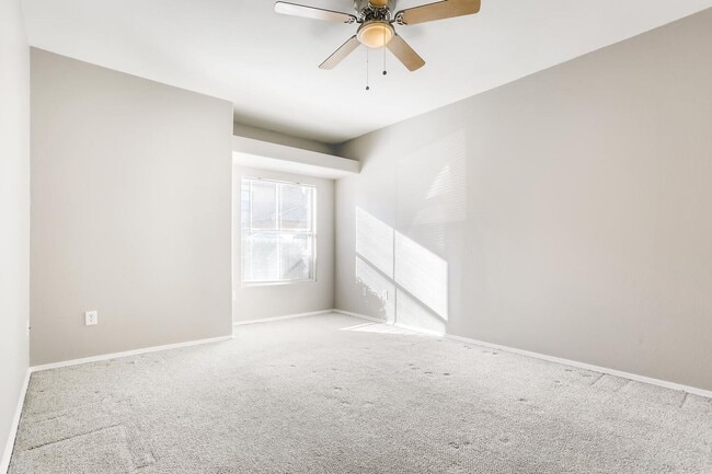 Building Photo - Northwest 1st Floor Condo in a Gated Community