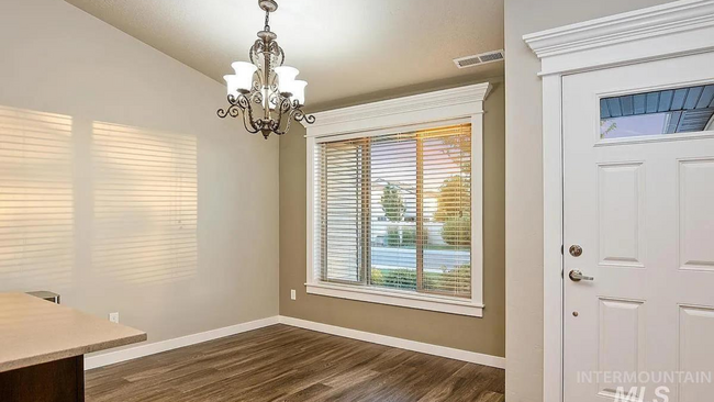 Building Photo - 3130 Devlin~Beautiful townhouse in the Ver...