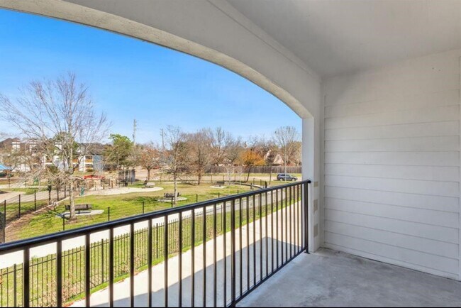 Building Photo - 11623 Waldemar Dr