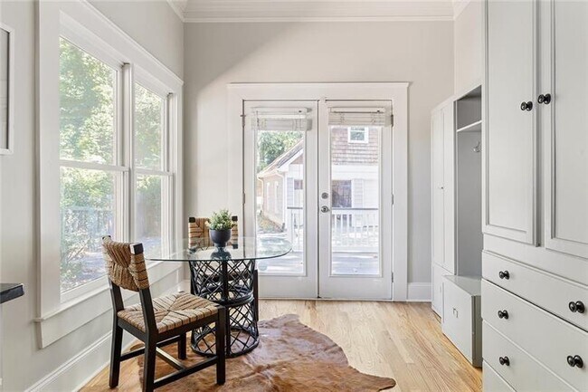 Building Photo - 428 S Howard St SE