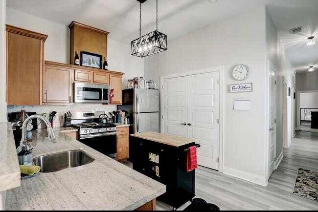 Building Photo - 4123 Ave Q 1/2