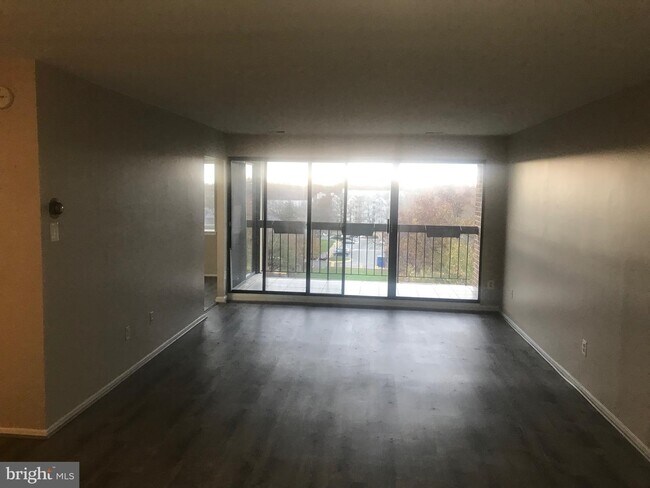 Building Photo - 2817 Jermantown Rd