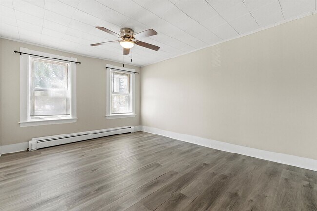 Building Photo - 28 S Beech St
