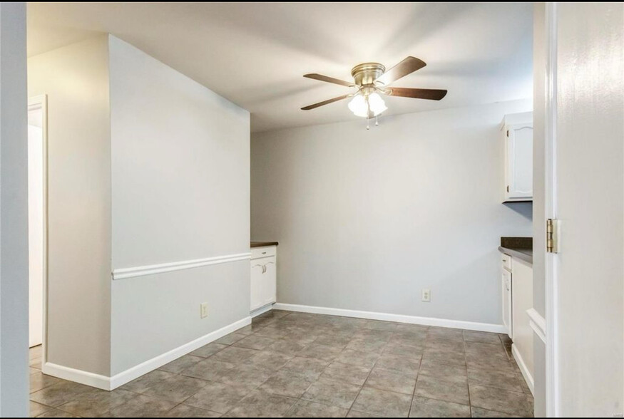 Dining room - 1004 King Dr