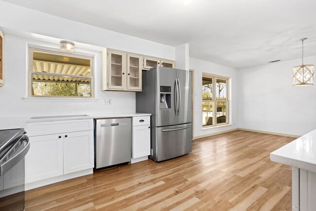 Building Photo - 5259 Prince Valiant Dr