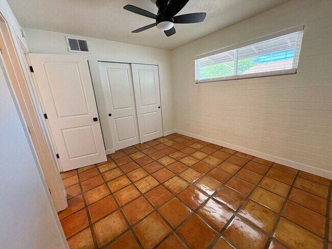 Building Photo - 817 S Melody Ln
