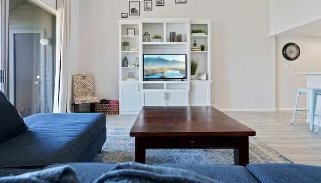 Building Photo - 12500 Melville Dr