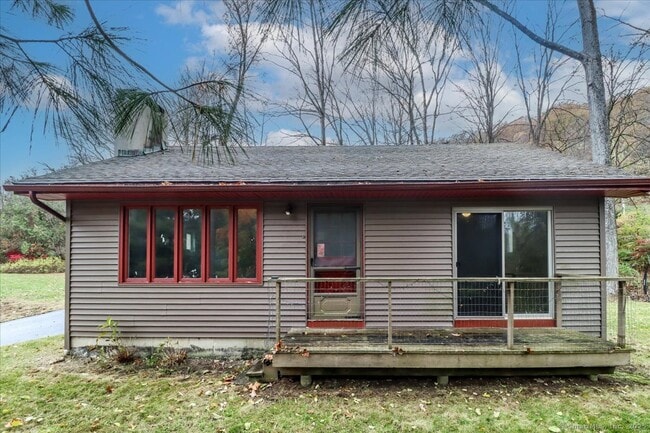 Building Photo - 381 Litchfield Rd