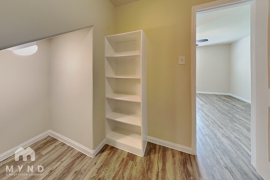 Building Photo - 10119 Berrypatch Ln