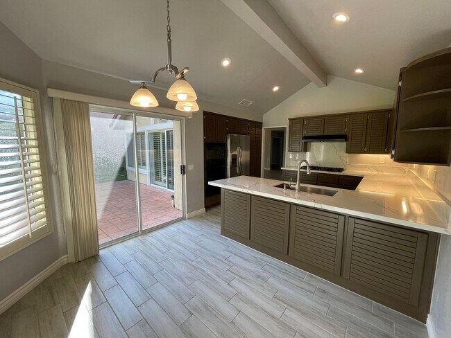 Building Photo - Bernardo Village: Single-level 3 bedroom, ...