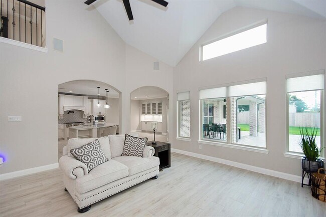 Building Photo - 1000 Bolivar Point Ln