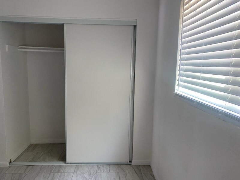 Building Photo - 594 Graves Ave