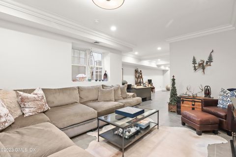 Building Photo - 39 Woodland Dr