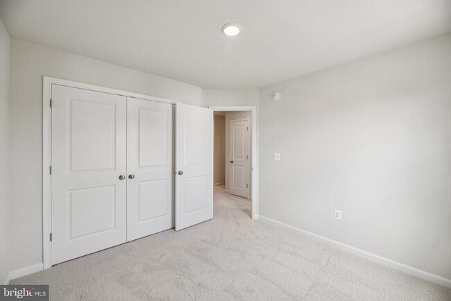 Building Photo - 8816 Selby Ct