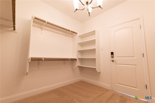 Building Photo - 846 Olive Ln