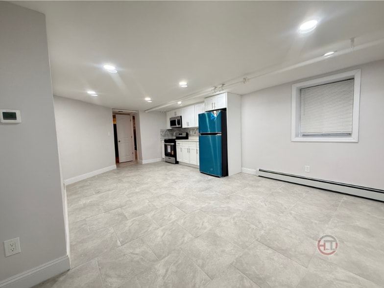 Building Photo - 1952 Ellis Ave