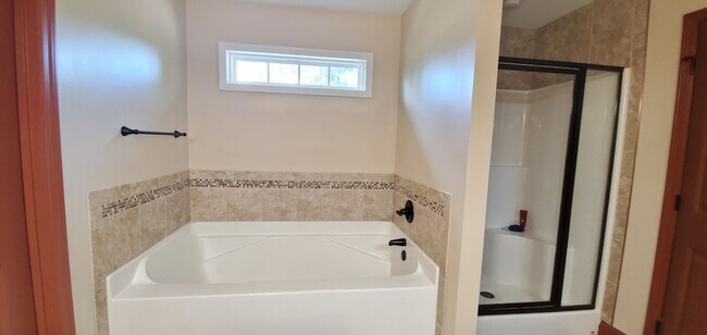 Building Photo - Spectacular!