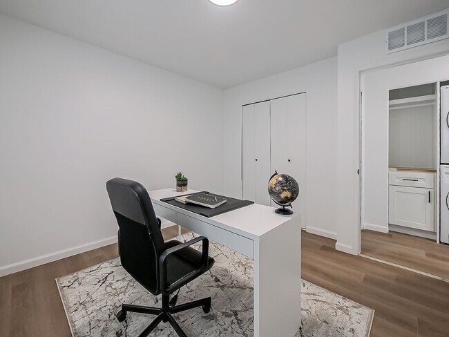 Building Photo - All New Luxury Living In Plymouth