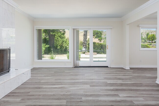 Building Photo - 6427 Dunlo Pl