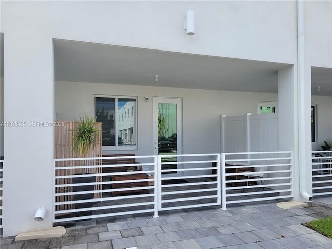 Building Photo - 6401 NW 103rd Pl