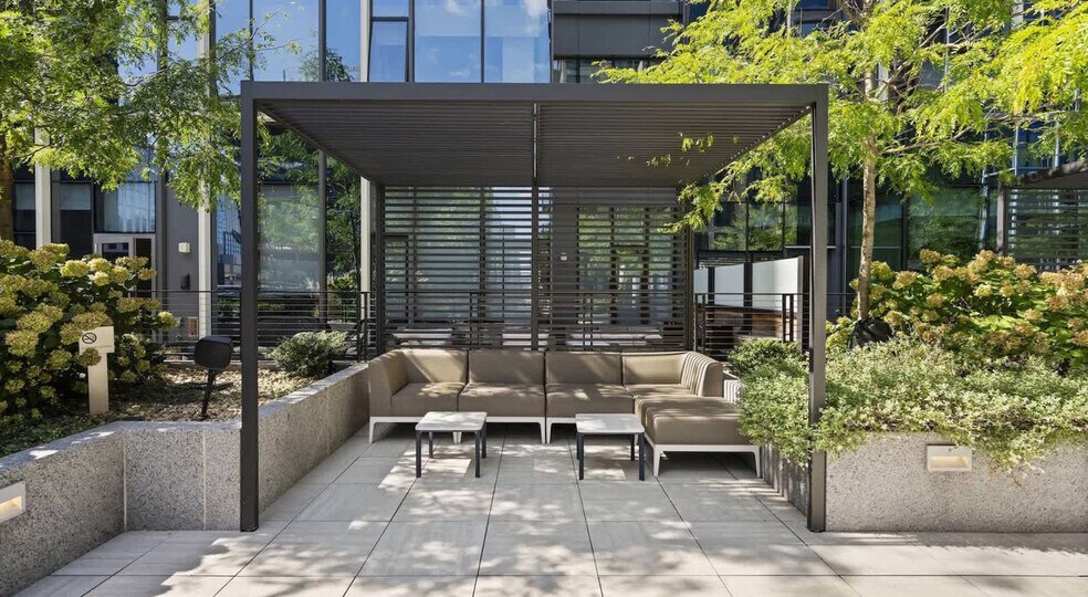 Building Photo - 131-149-149 Seaport Blvd
