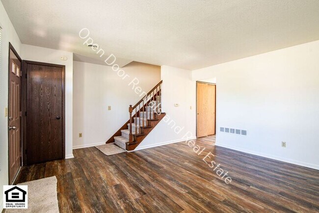Building Photo - 5214 Vermont Ln