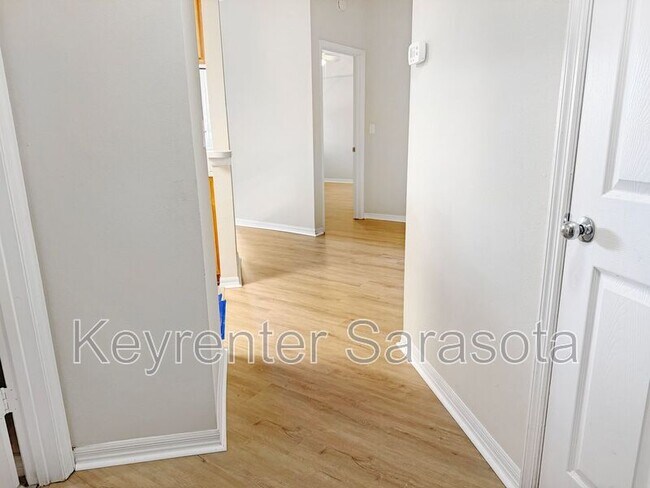 Building Photo - 5500 Bentgrass Dr