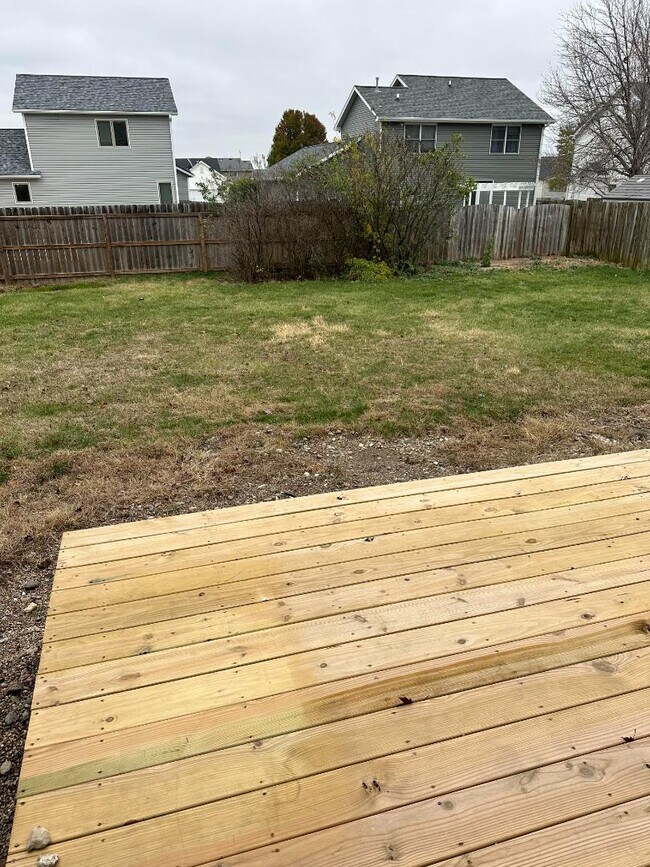 Building Photo - 658 Meadow Cir