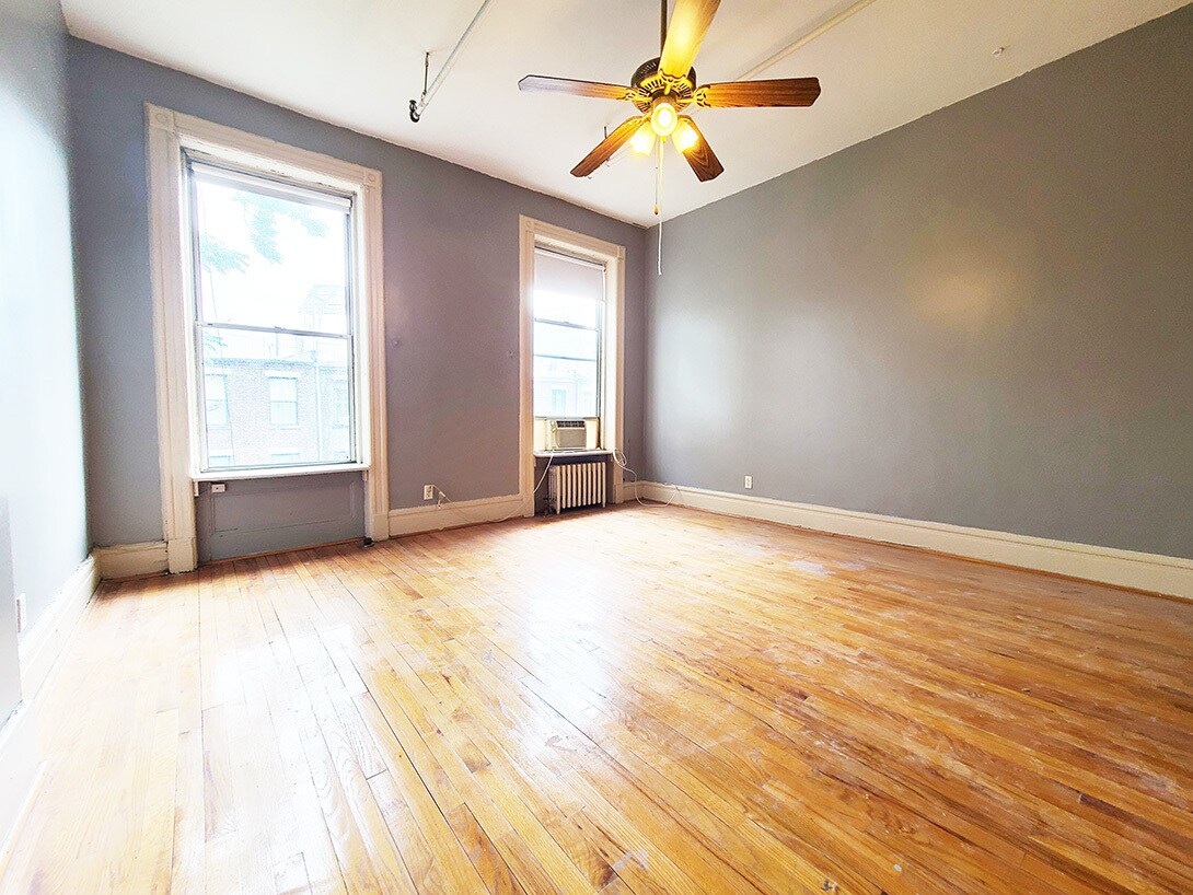 Building Photo - 342 W 122nd St