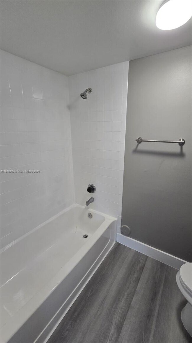 Building Photo - 9934 Nob Hill Ln