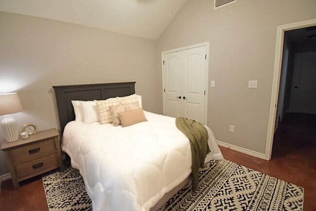 Building Photo - March availability!  3/2/2