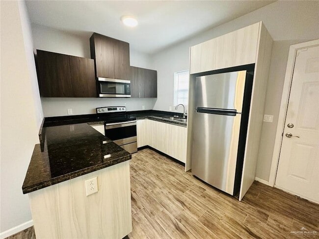 Building Photo - 3911 Valeria St