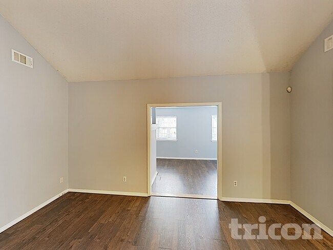 Building Photo - 4010 Sharon Woods Dr