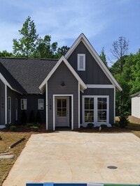 Building Photo - 2 Bedroom Cottage in Fox Run Village!