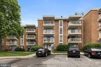 Building Photo - 2605 Huntington Ave