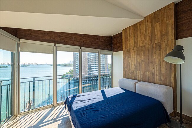 Building Photo - 770 NE 69th St