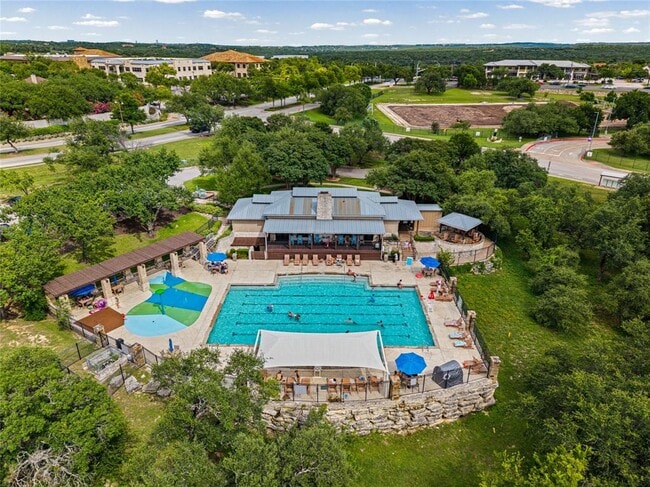 Building Photo - 10700 Pointe View Dr