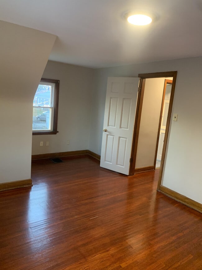 Building Photo - 999 Fairwood Ave