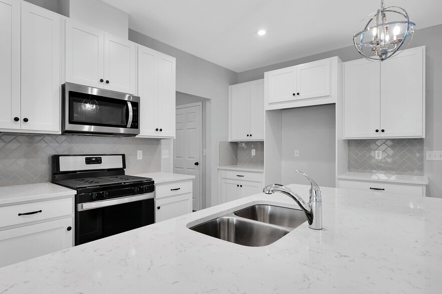Building Photo - 162 Dahlia Falls Dr